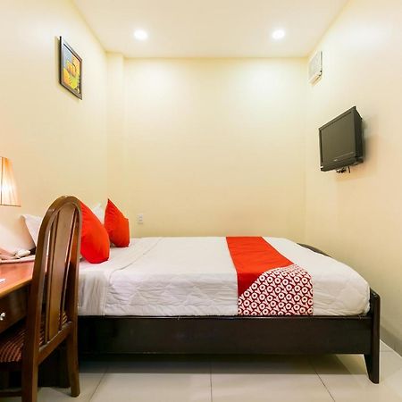 Oyo 422 Nguyen Thanh Hotel Хошимин Экстерьер фото