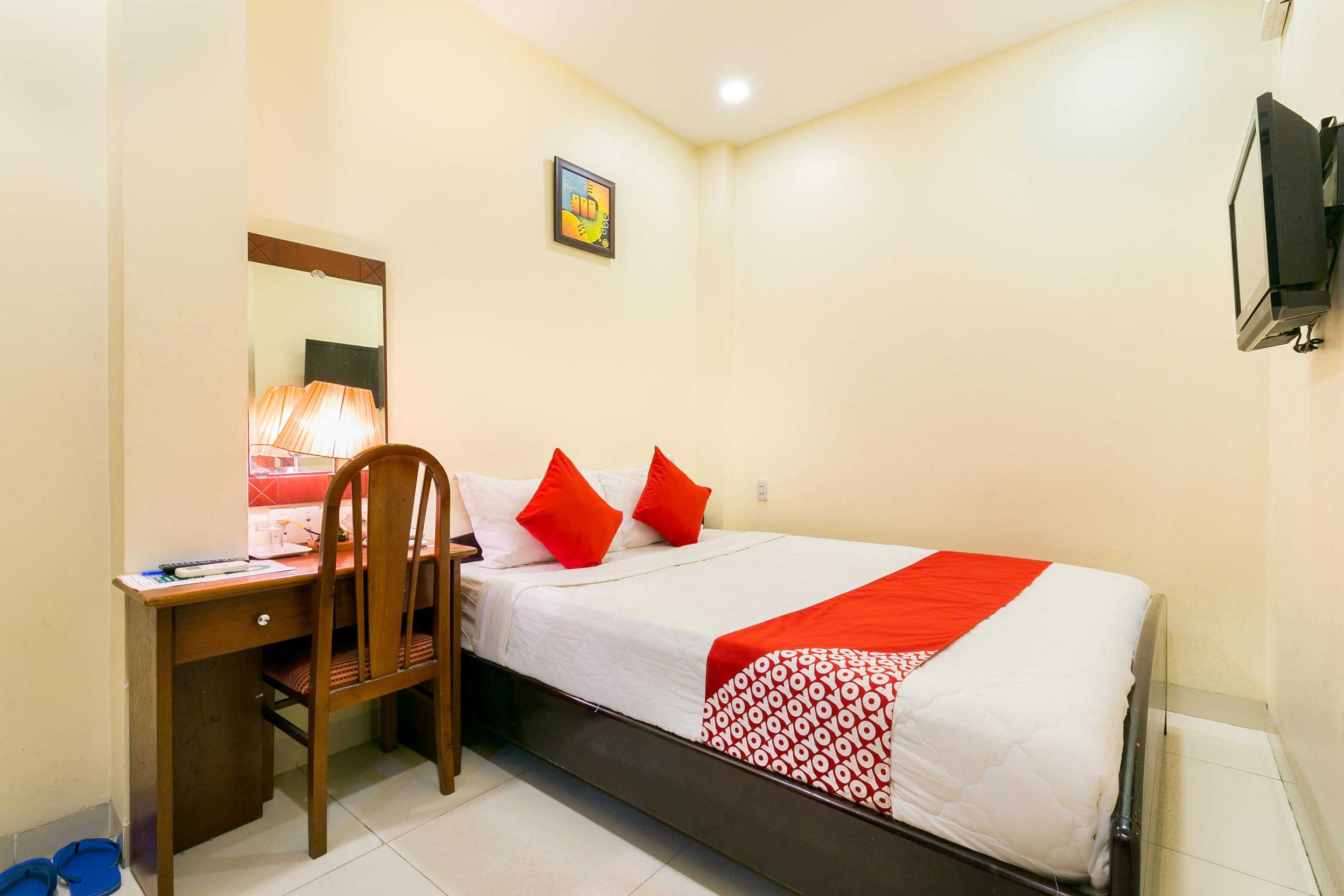 Oyo 422 Nguyen Thanh Hotel Хошимин Экстерьер фото