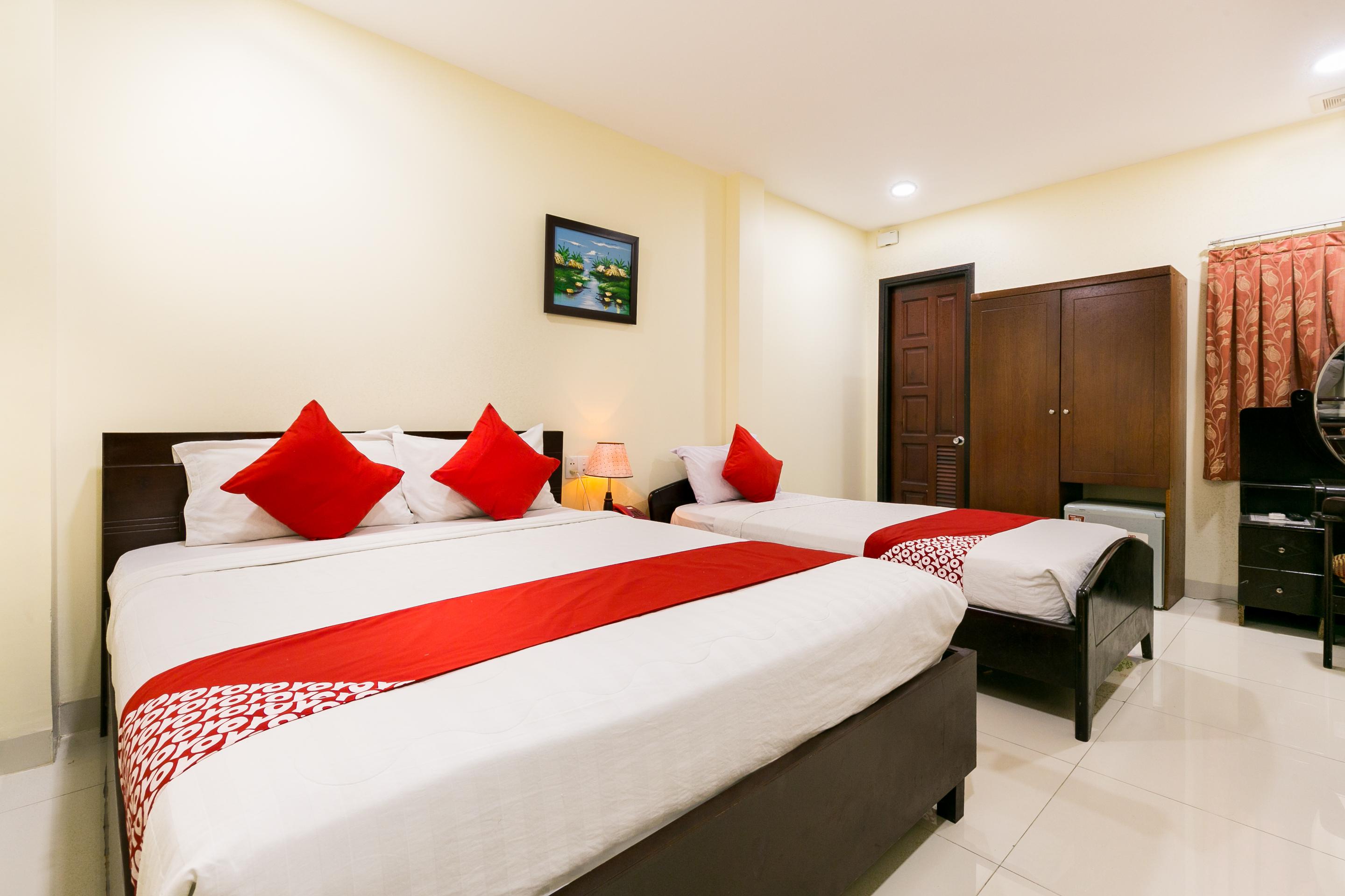 Oyo 422 Nguyen Thanh Hotel Хошимин Экстерьер фото